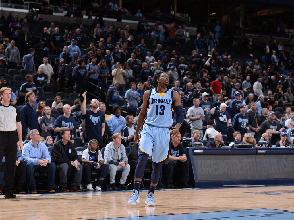 B费在中场 B费在中场